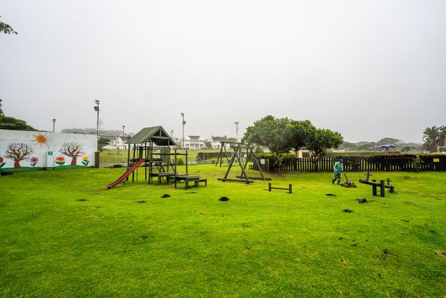 4 Bedroom Property for Sale in Cove Rock Eastern Cape